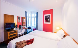ห้องทวิน | ตู้นิรภัยในห้องพัก, โต๊ะทำงาน, ห้องเก็บเสียง, Wi-Fi ฟรี