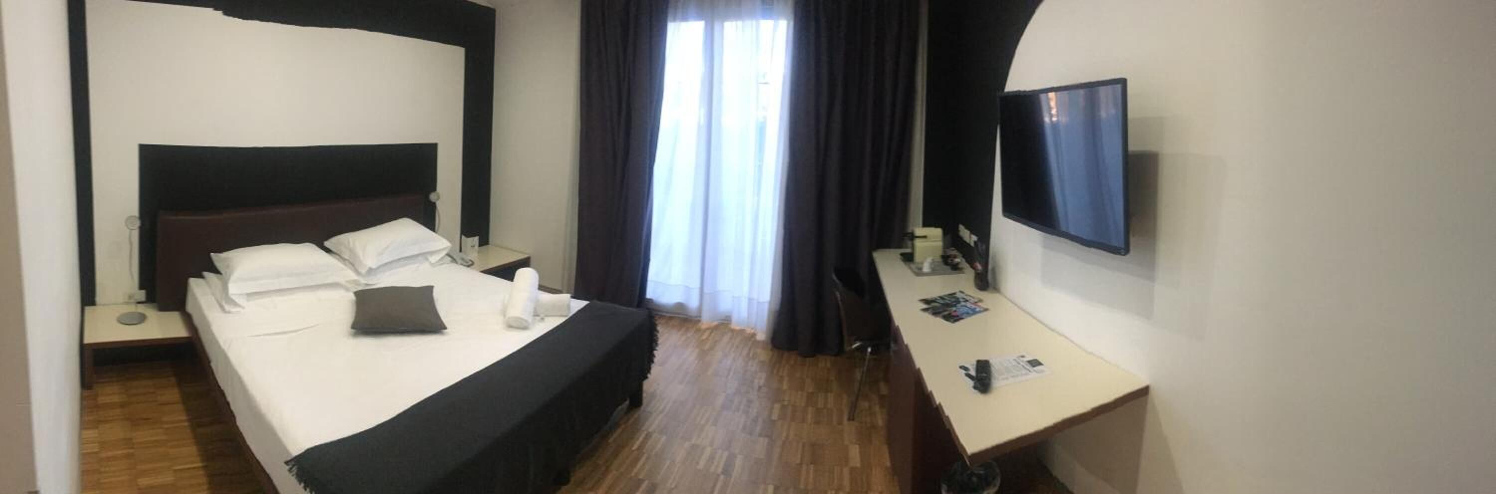 Black Hotel Reviews, Deals \u0026 Photos 2026 - Expedia, image size:1739x575