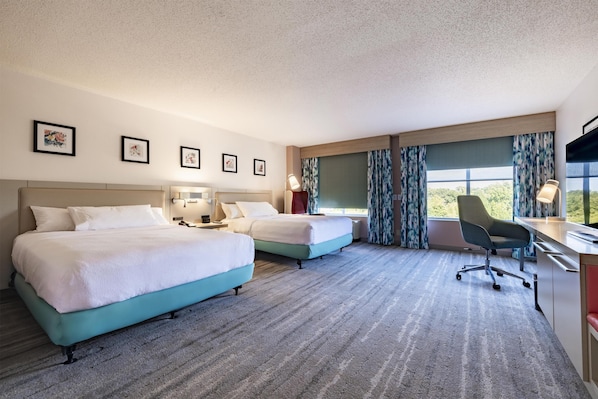 Premium bedding, in-room safe, desk, iron/ironing board