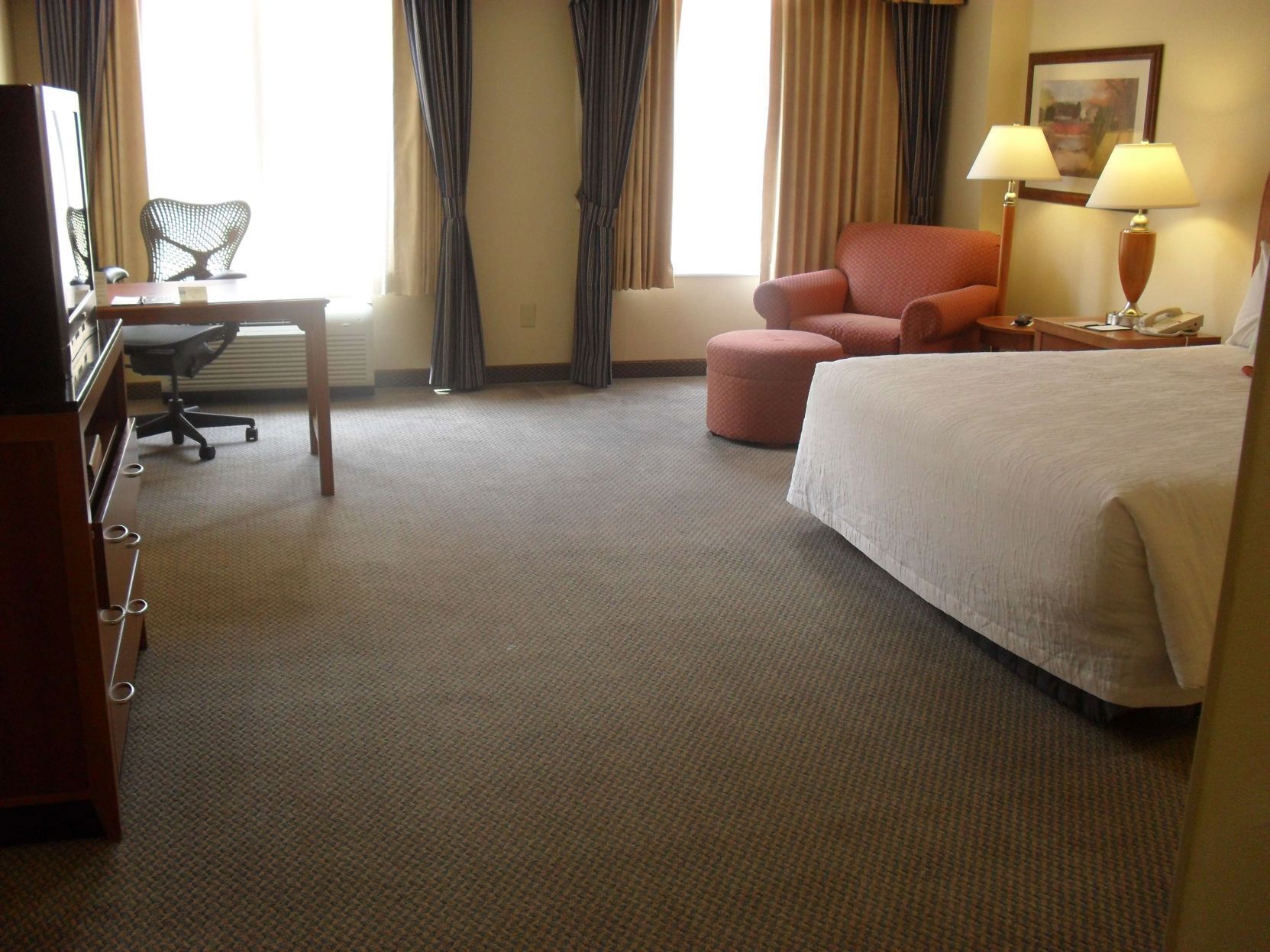 Premium bedding, in-room safe, desk, iron/ironing board