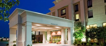 Hampton Inn & Suites Cincinnati-Union Center