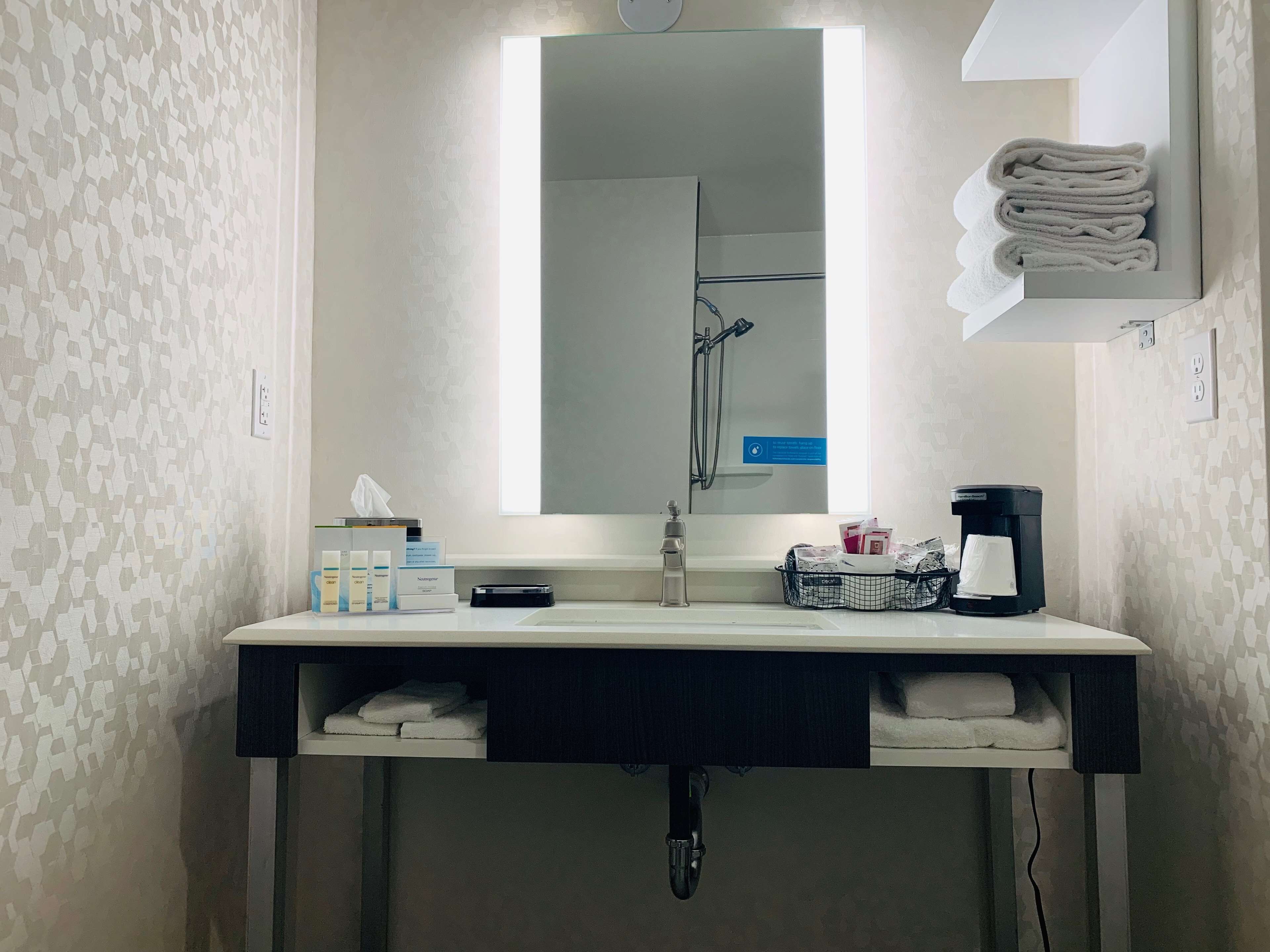 room, 1 king bed, accessible | bathroom | hair dryer, bathrobes, towels