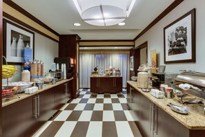 Free daily buffet breakfast - Hampton Inn Bennington (Bennington)