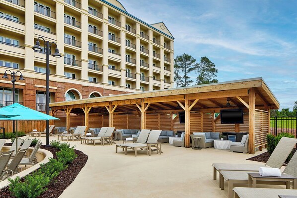 Indoor pool, outdoor pool, pool cabanas (surcharge), pool umbrellas - Renaissance Shoals Resort & Spa (Florence)