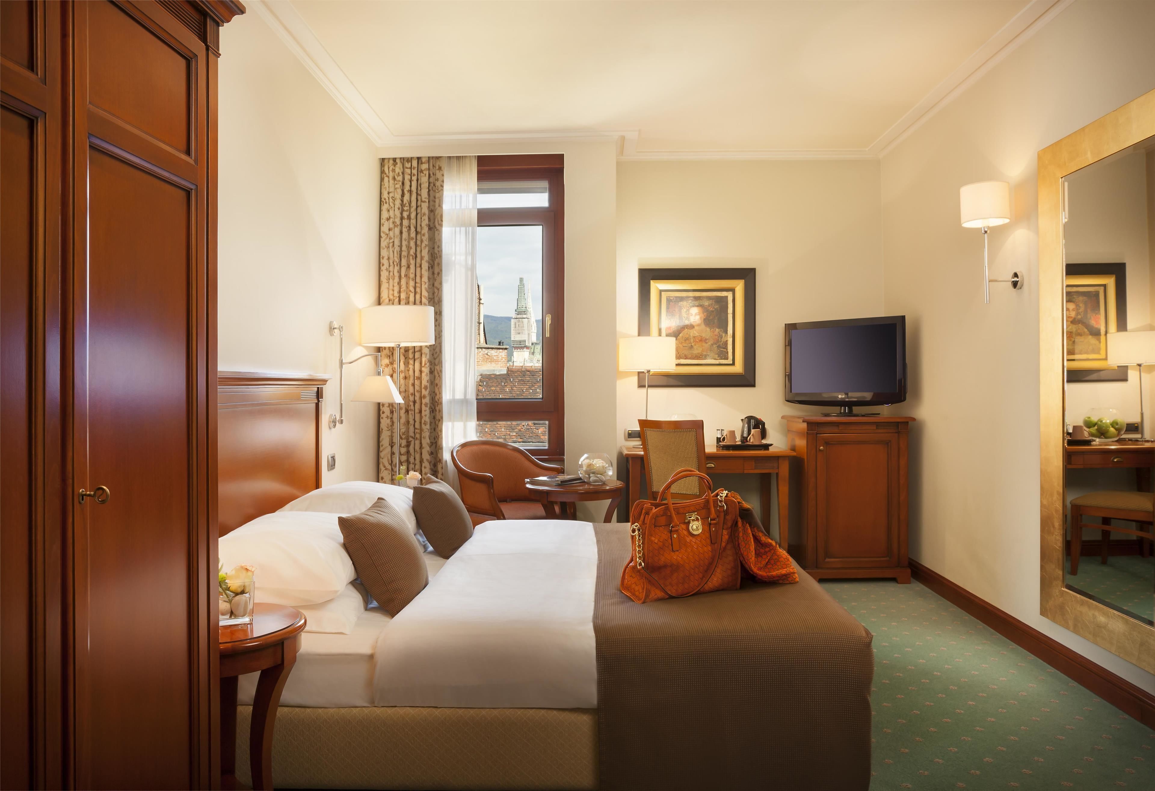 Ropa de cama hipoalergénica y minibar 