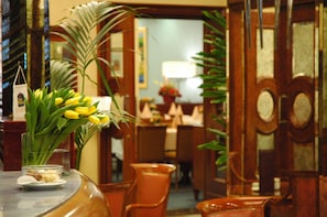 Cocktail bar