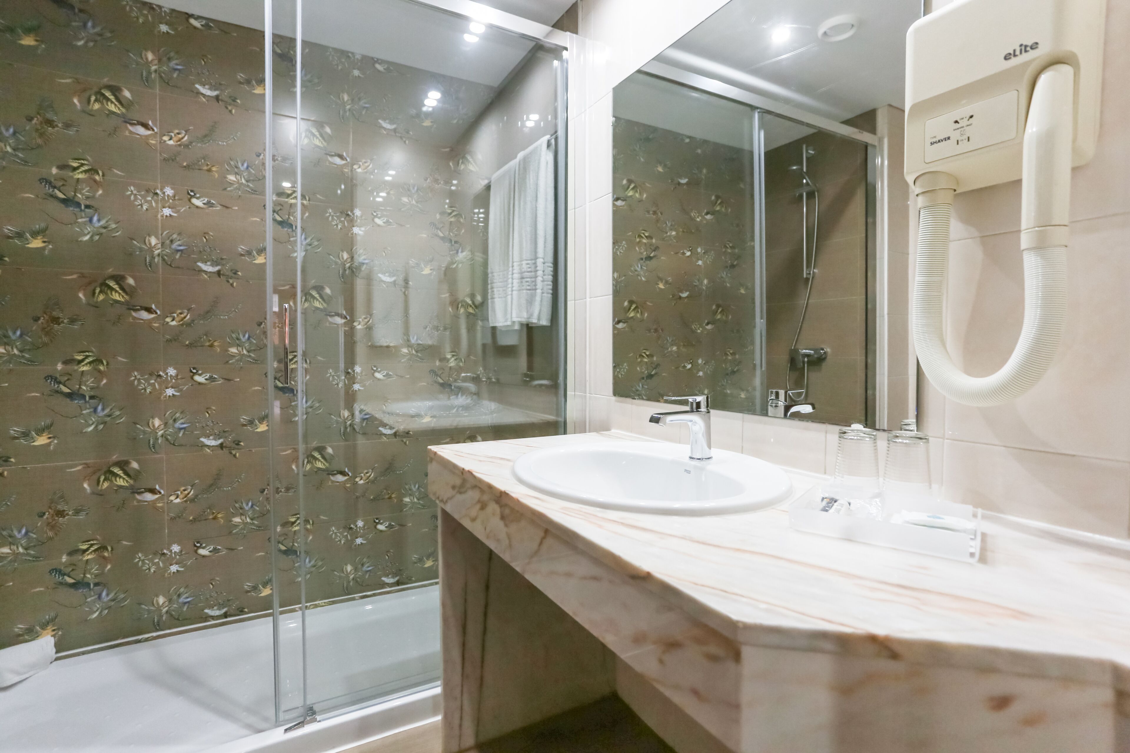 suite | bathroom | free toiletries, hair dryer, bidet, towels