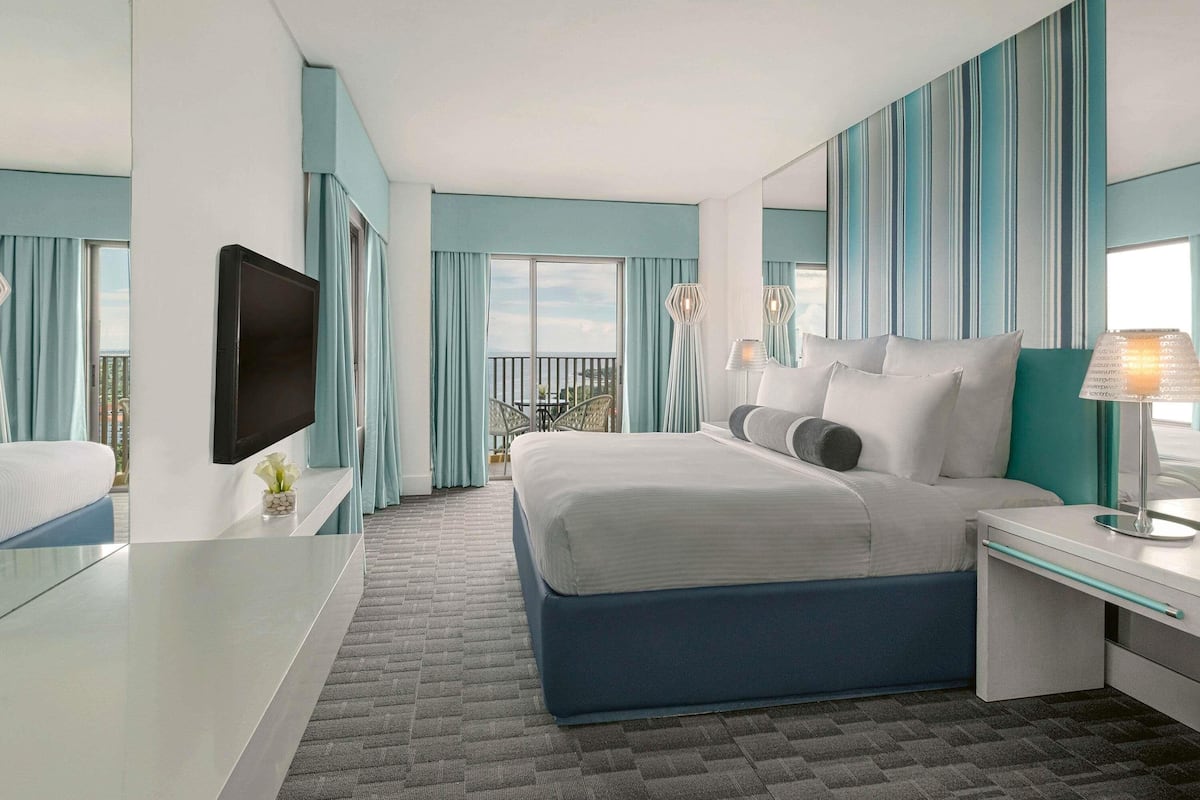Loft (Ibiza) | Minibar, in-room safe, individually decorated, individually furnished