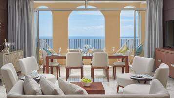 Presidential Suite | Minibar, in-room safe, individually decorated, individually furnished