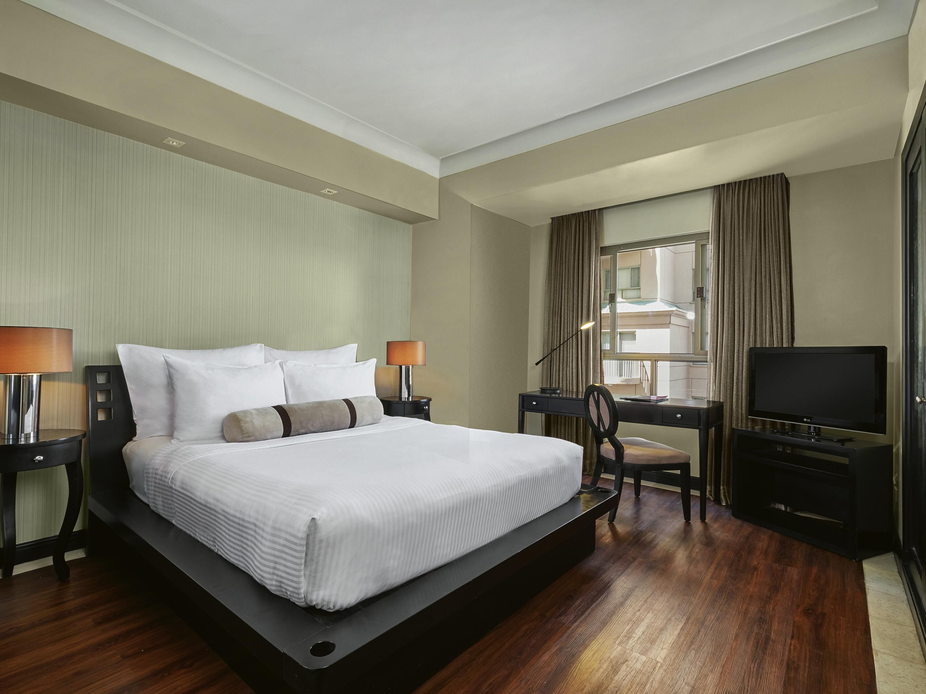 Suite, 1 très grand lit | Minibar, coffre-fort, décor unique, ameublement unique