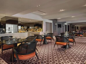 3 restauranter, der serverer morgenmad, frokost og aftensmad