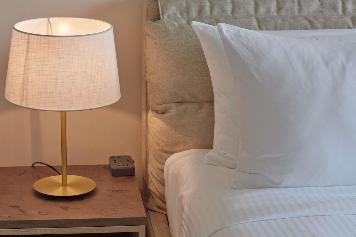 Deluxe Twin Room (Premier) | Minibar, in-room safe, individually decorated, individually furnished