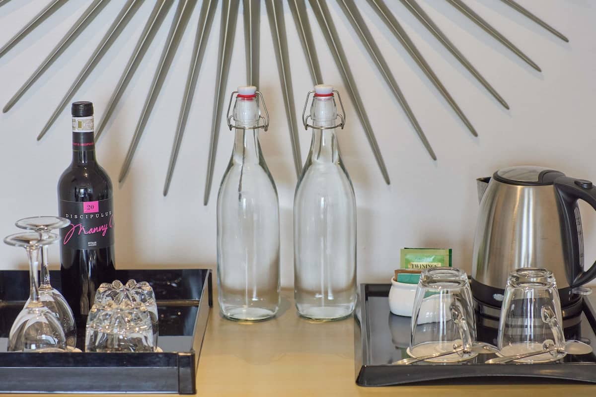 Minibar, in-room safe, individually decorated, individually furnished
