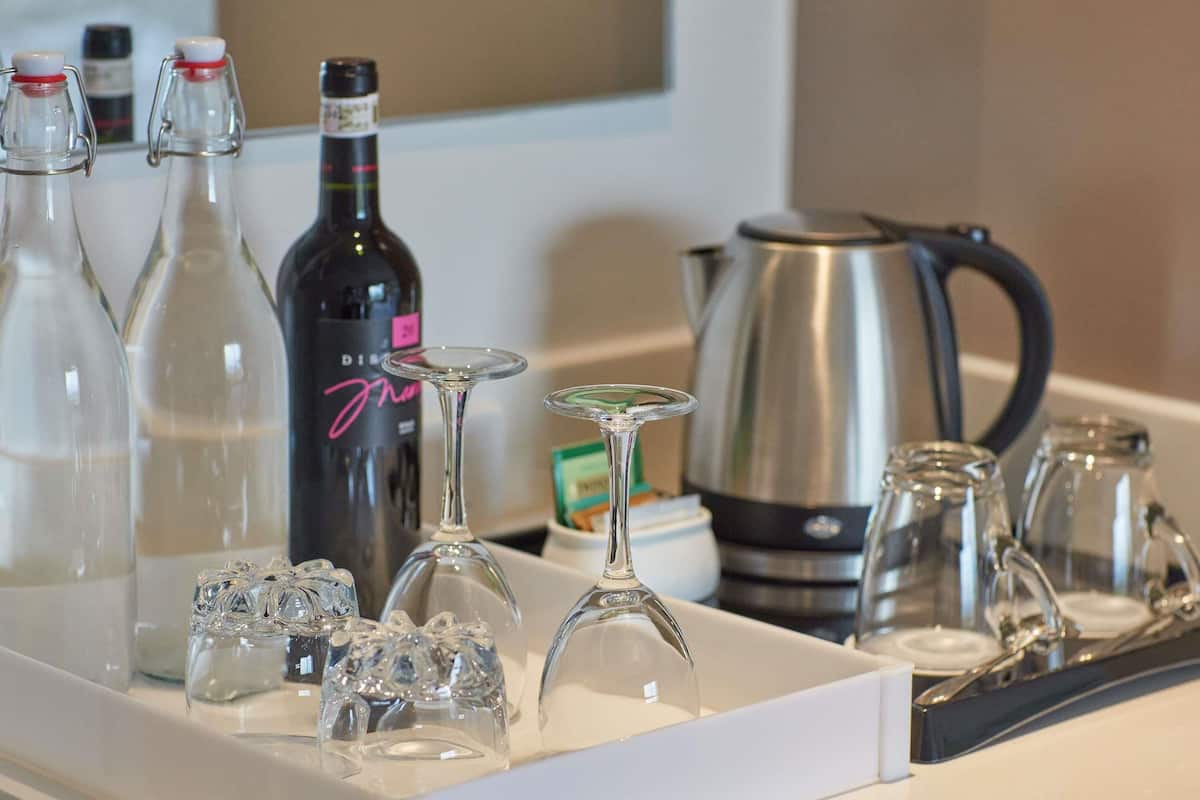 Minibar, in-room safe, individually decorated, individually furnished