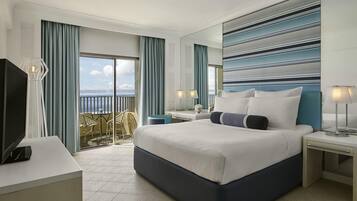 Minibar, in-room safe, individually decorated, individually furnished