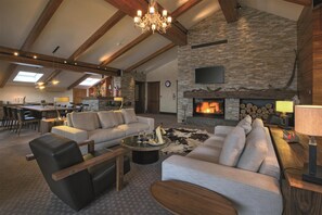 Minibar, in-room safe, desk, laptop workspace