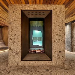Couples treatment room(s), sauna, hot tub, steam room