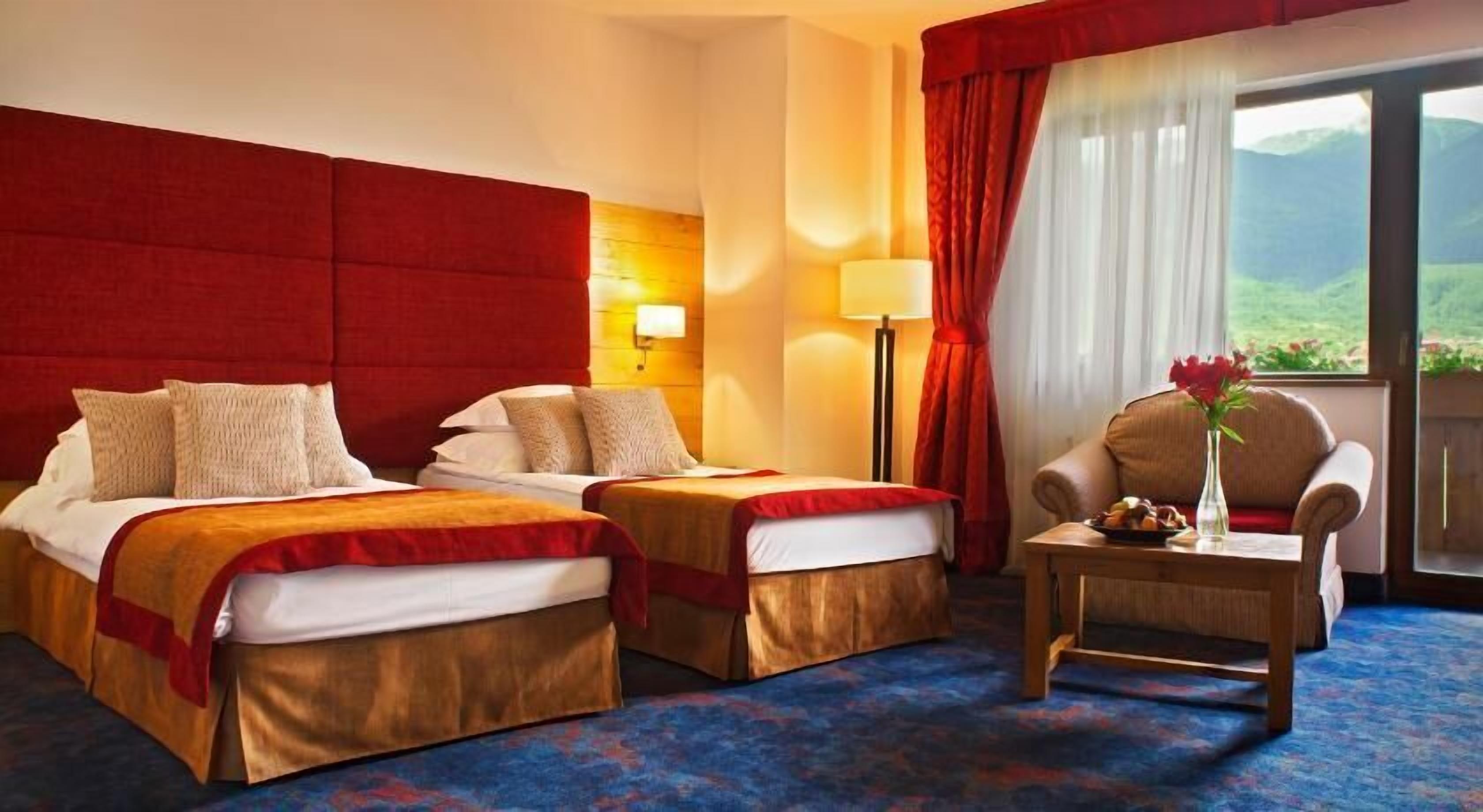 Minibar, in-room safe, desk, laptop workspace