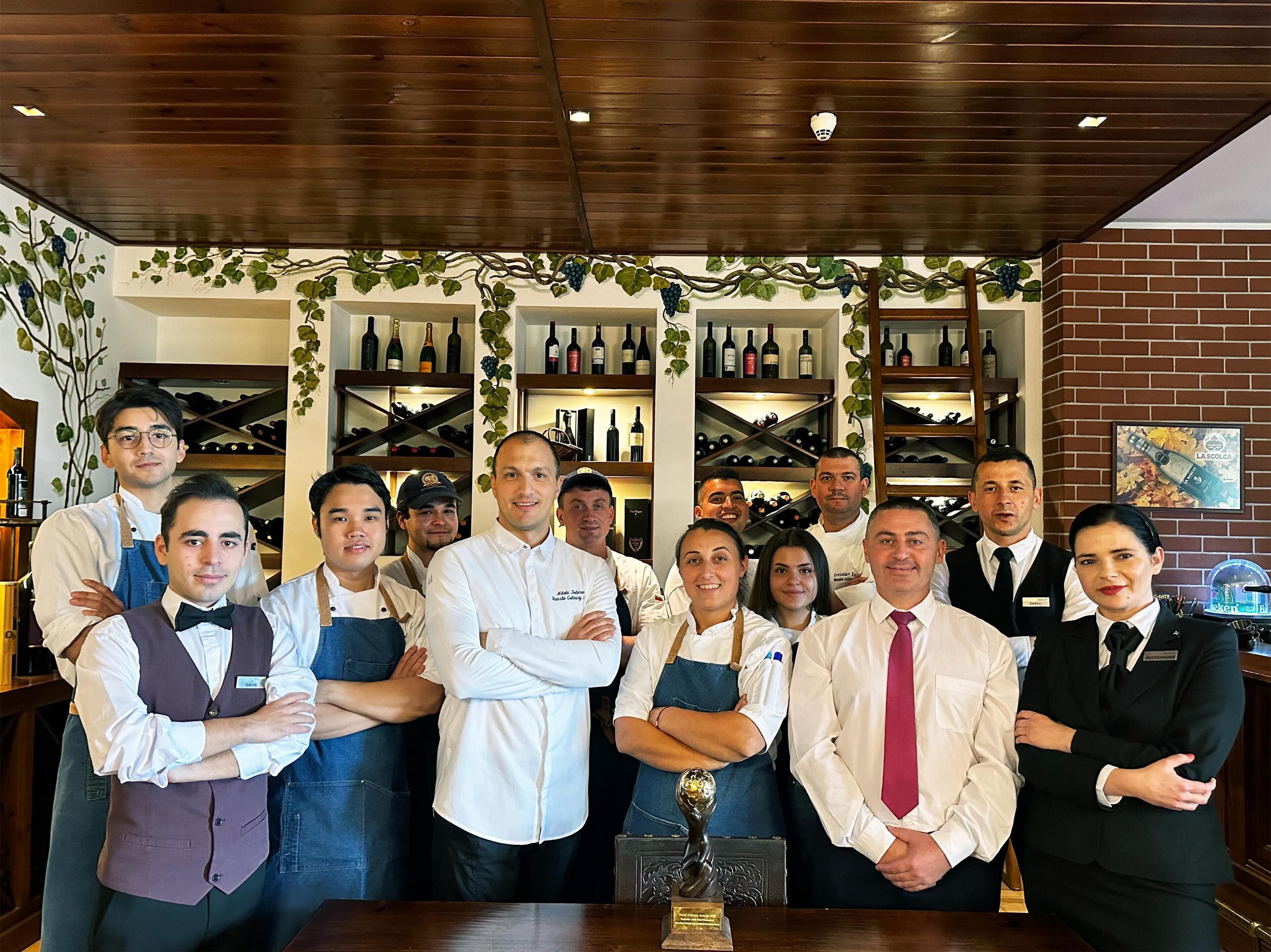 3 restaurants, breakfast, lunch, dinner served; international cuisine