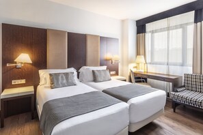 Premium bedding, minibar, in-room safe, desk - Catalonia El Retiro (Madrid)