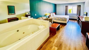 Premium Room, 1 King Bed, Non Smoking, Jetted Tub | Bathroom | Combined shower/tub, free toiletries, hair dryer, towels - Studio 6 Suites Portland OR- I-5 OHSU (Portland)