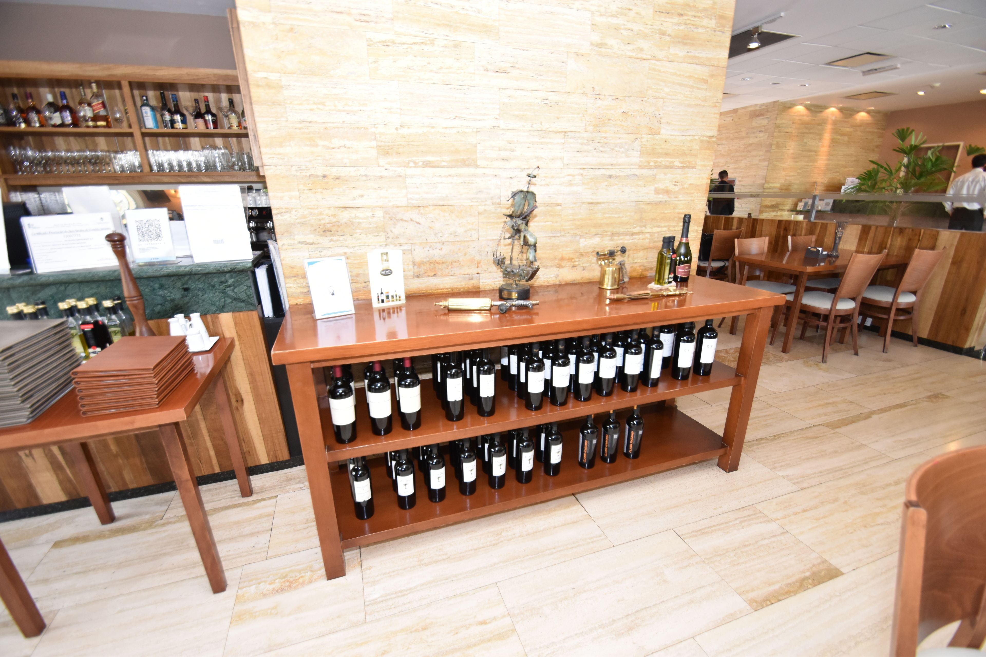 breakfast, lunch and dinner served