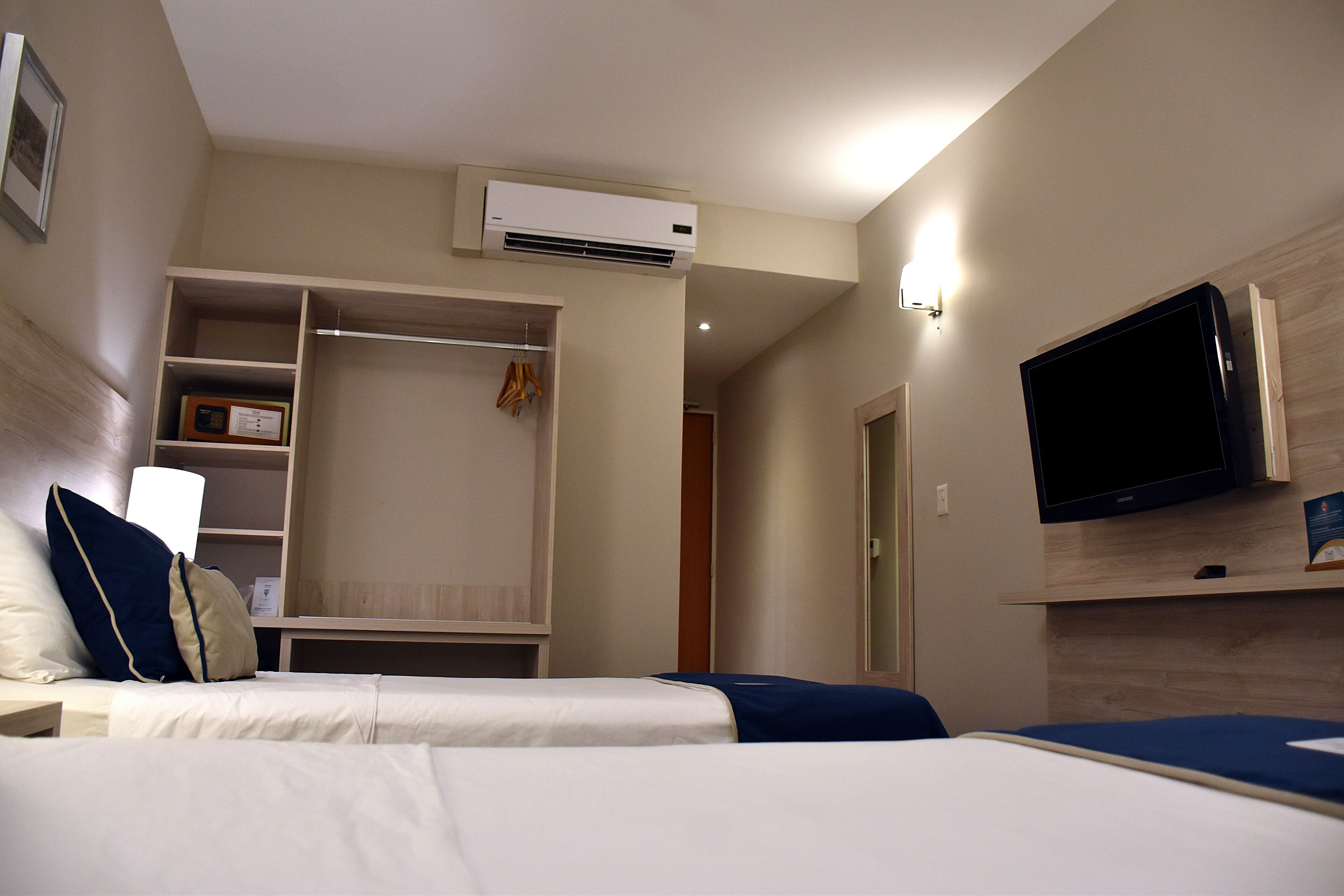 Photo - Hotel Tower Inn & Suites