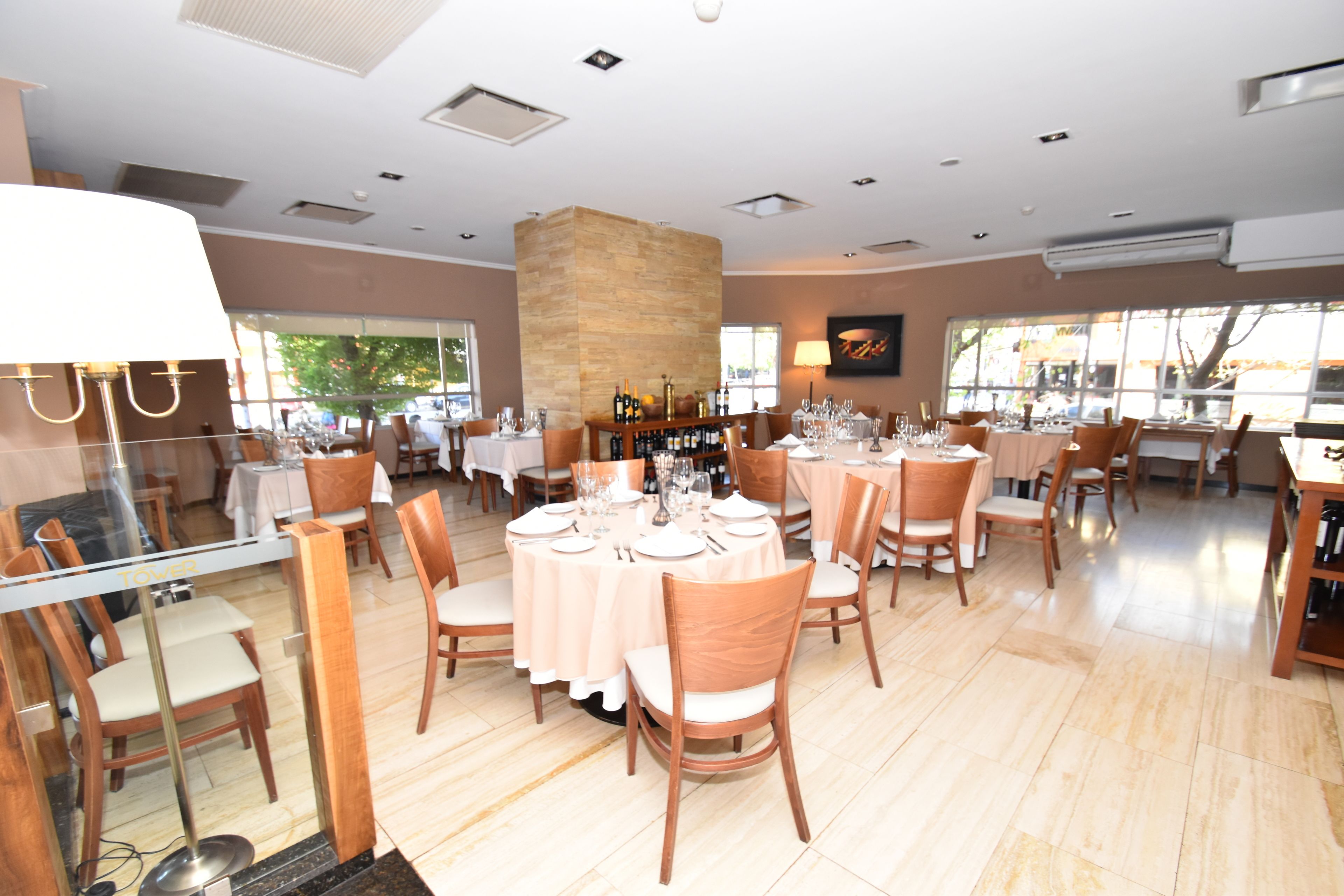 Photo - Hotel Tower Inn & Suites