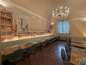 Free daily buffet breakfast  - Hotel Donatello (Florence)
