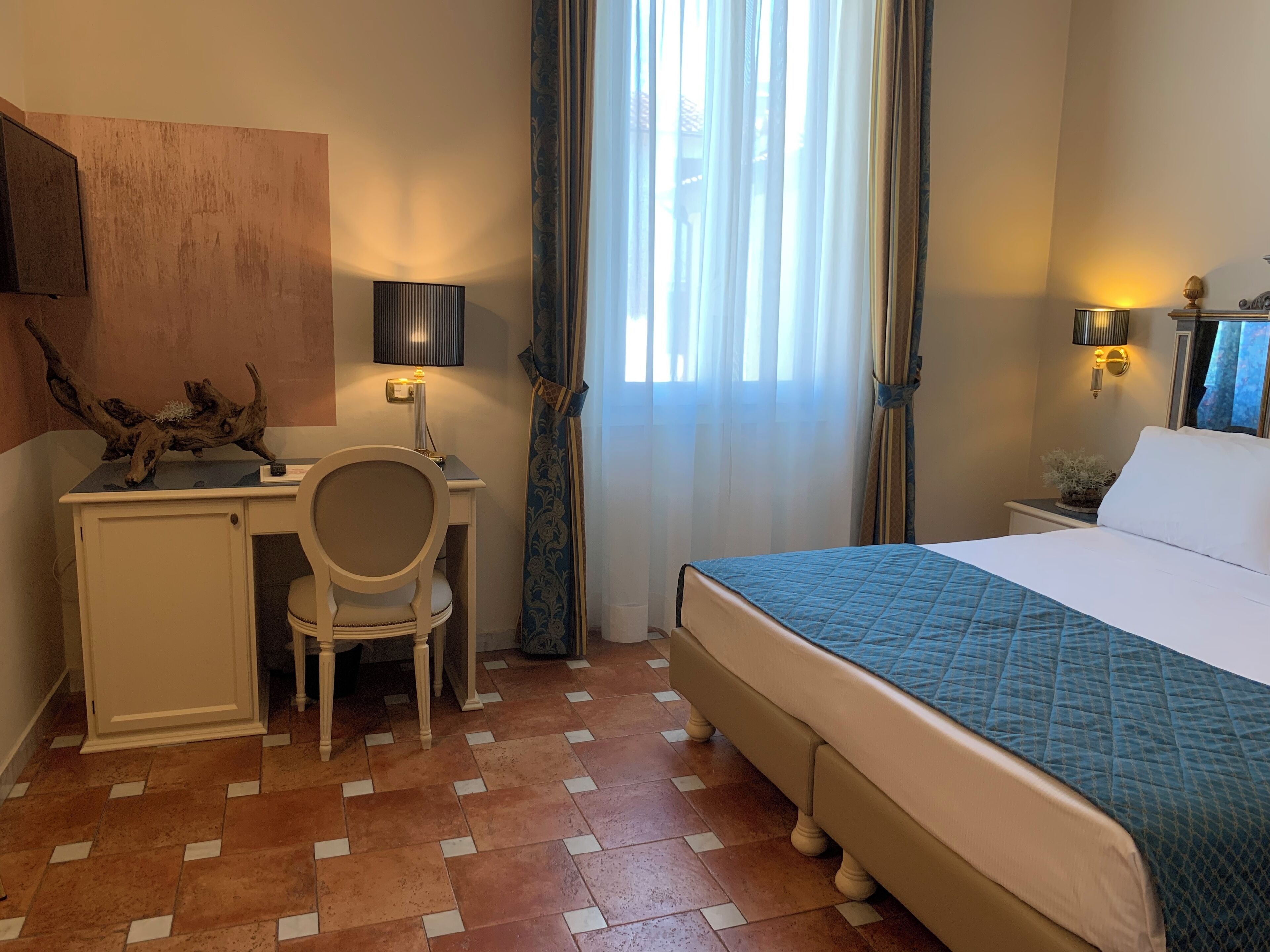 Minibar, desk, blackout drapes, cribs (surcharge)