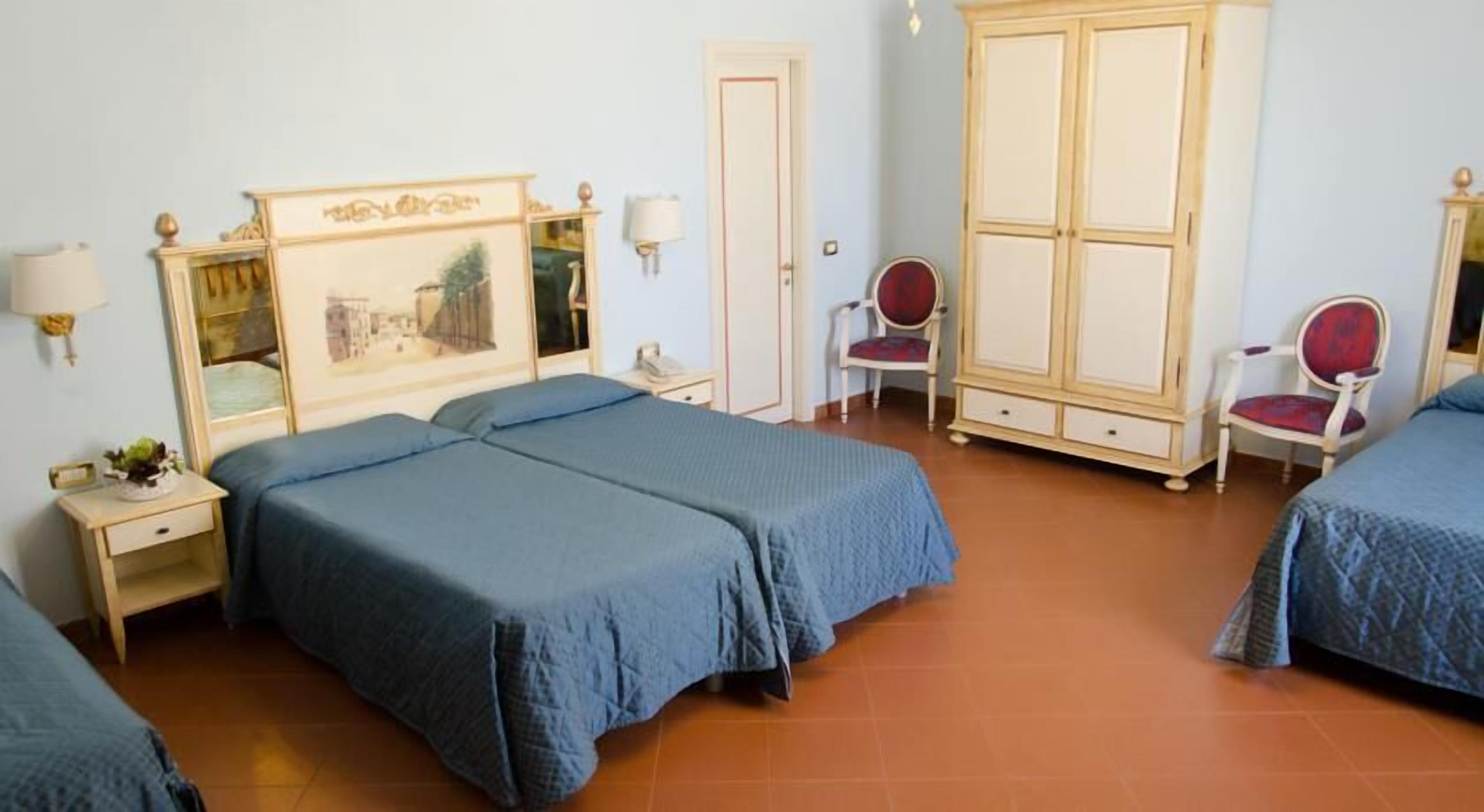 Minibar, desk, blackout drapes, cribs (surcharge)