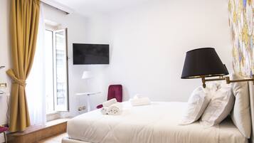 Frette Italian sheets, premium bedding, minibar, in-room safe