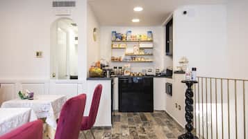 Se ofrece un desayuno continental (5 EUR por persona)