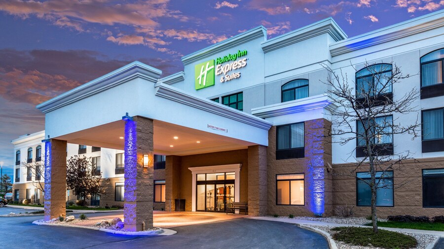 Holiday Inn Express & Suites Cedar Falls - Waterloo by IHG