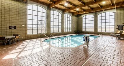 Holiday Inn Express & Suites Cedar Falls - Waterloo by IHG