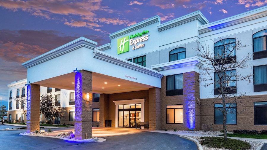 Holiday Inn Express & Suites Cedar Falls - Waterloo by IHG