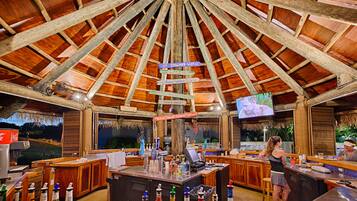 2 bares o lounges, bar junto a la alberca