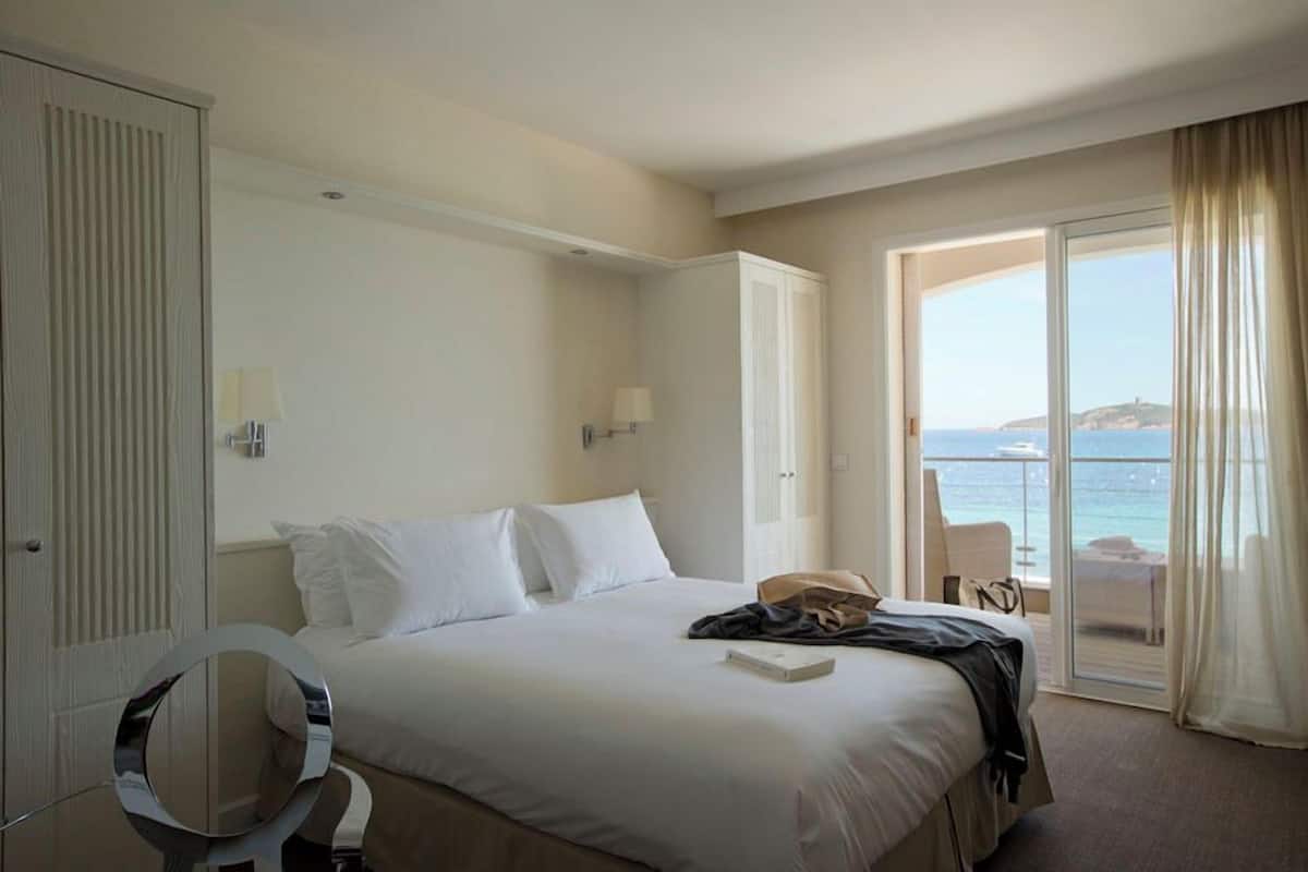 Superior Room | Premium bedding, pillowtop beds, minibar, in-room safe