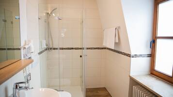 Standard Double Room, Private Bathroom | Bathroom