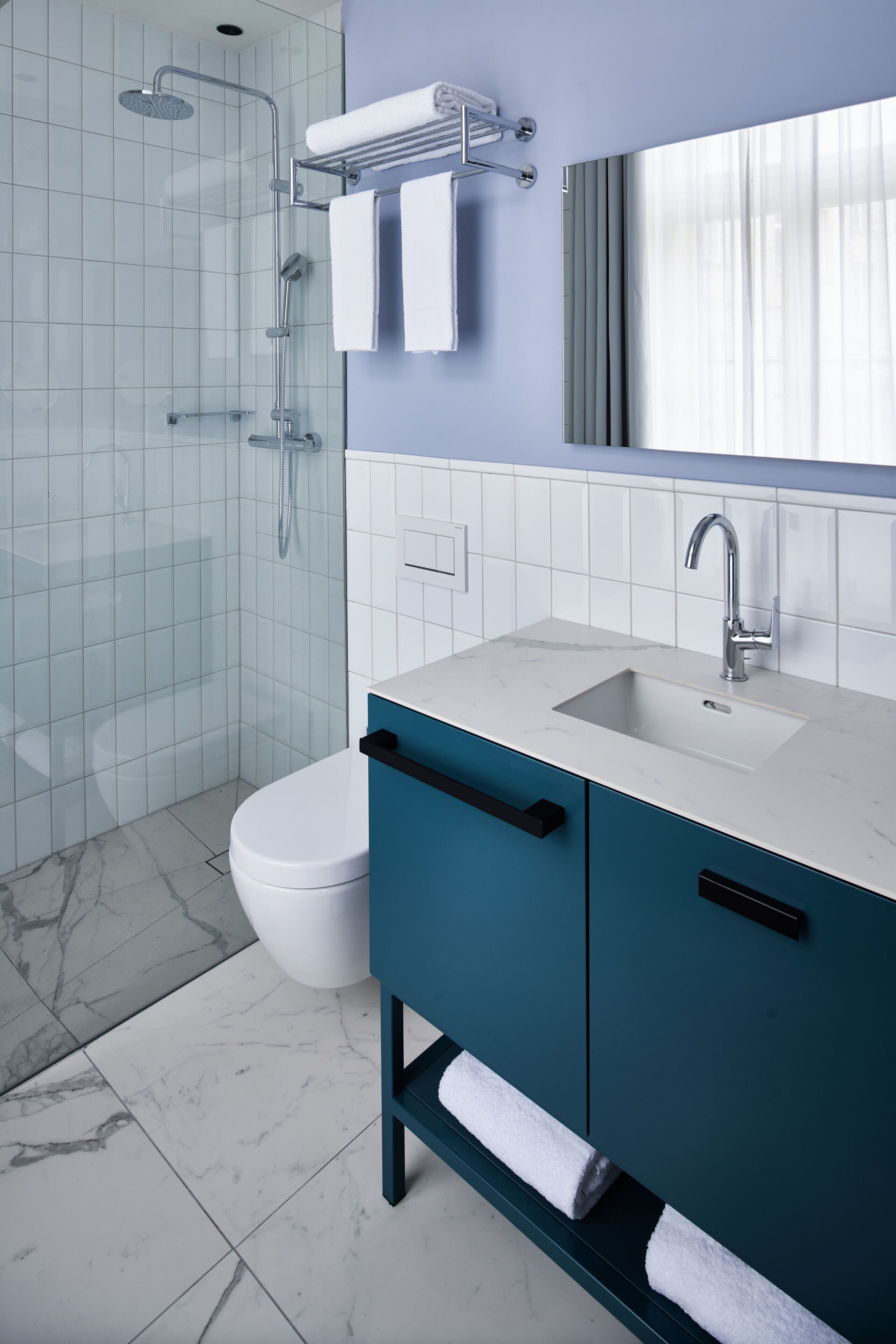 superior double room | bathroom | free toiletries, hair dryer, towels, soap