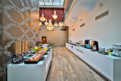 Friday Hotel