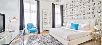 Friday Hotel