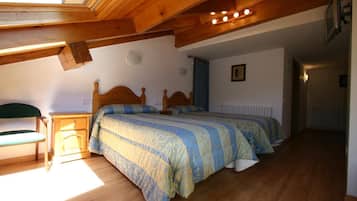 Desk, free cribs/infant beds, free WiFi