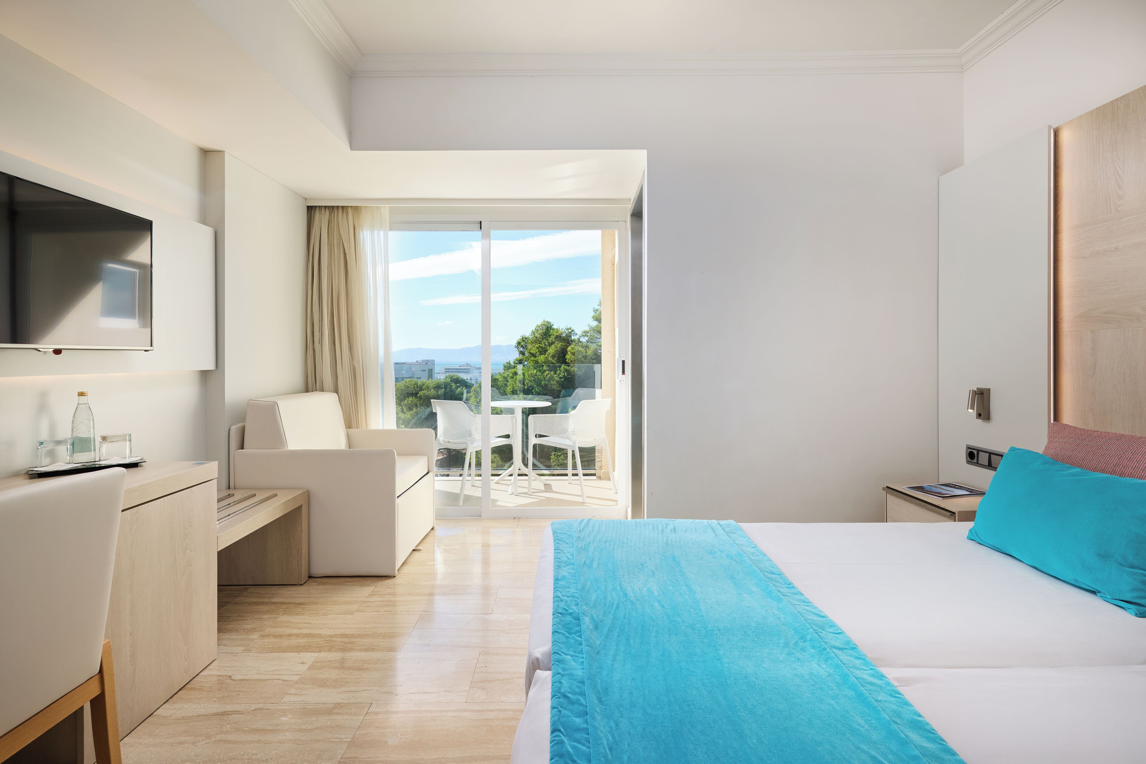 1 bedroom, minibar, in-room safe, desk