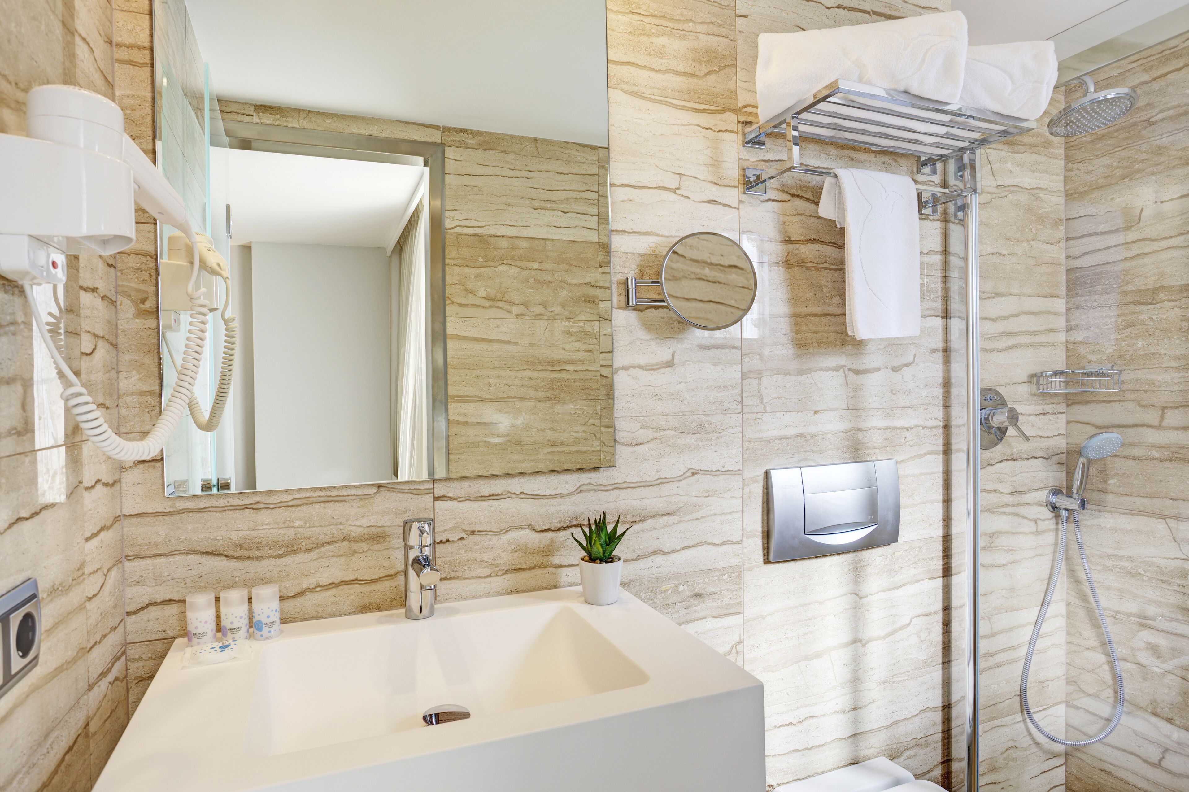 1 bedroom, minibar, in-room safe, desk