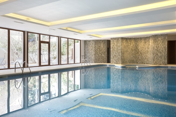 Indoor pool, outdoor pool, sun loungers