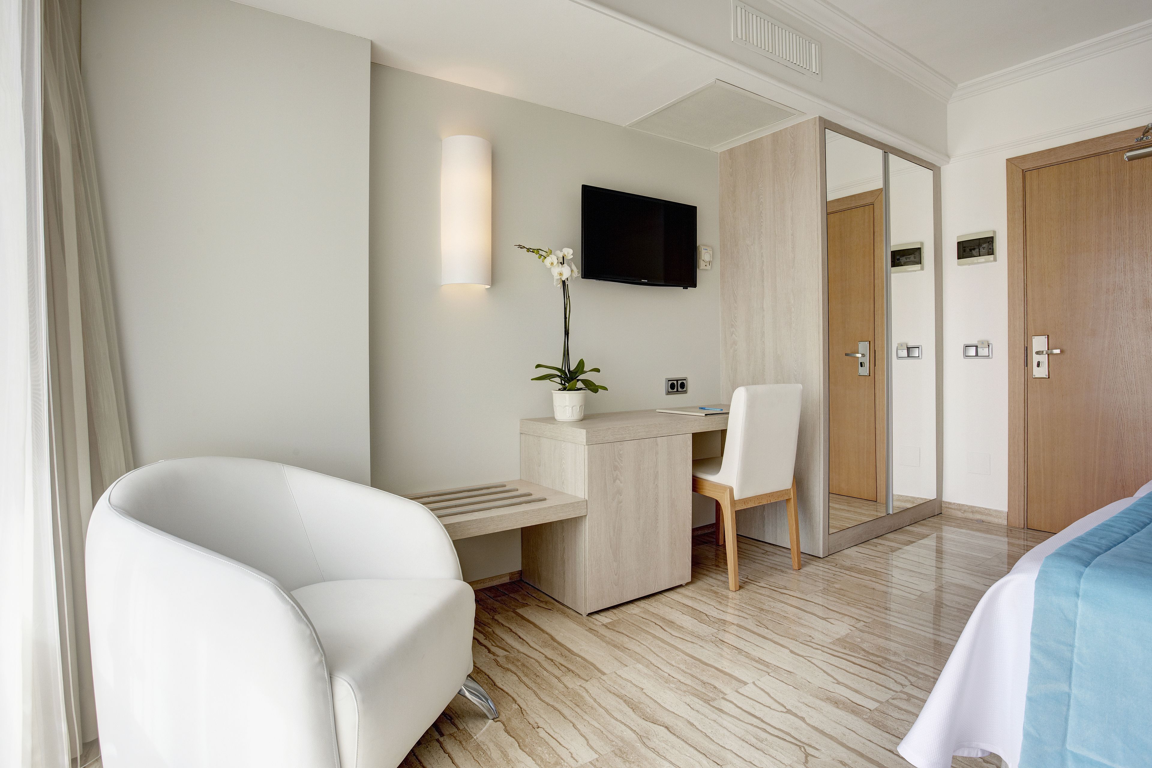 1 bedroom, minibar, in-room safe, desk