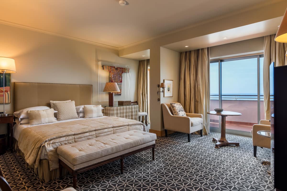 penthouse rooftop suite | 1 bedroom, minibar, in-room safe, desk