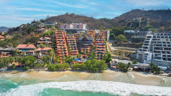 Exterior - Hilton Grand Vacations Club Zihuatanejo (Zihuatanejo)