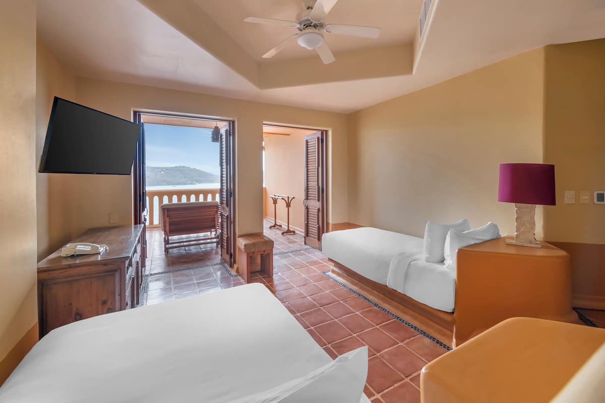 2 bedrooms, in-room safe, individually decorated, bed sheets